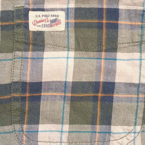 U.S. Polo Assn. Button-Up Shirt - Picture 6 of 7
